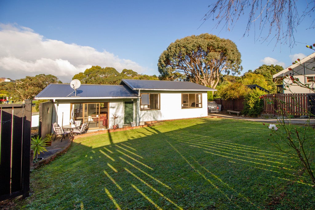 24 Woolwich Close, Whitby, Porirua - Carousel 1