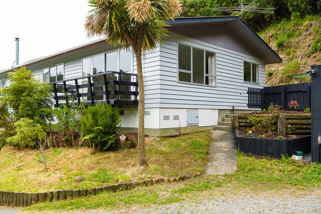 18B August Street, Stokes Valley, Lower Hutt - Carousel 2