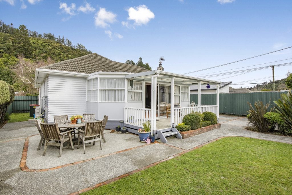 111 Hine Road, Wainuiomata, Lower Hutt - Carousel 2