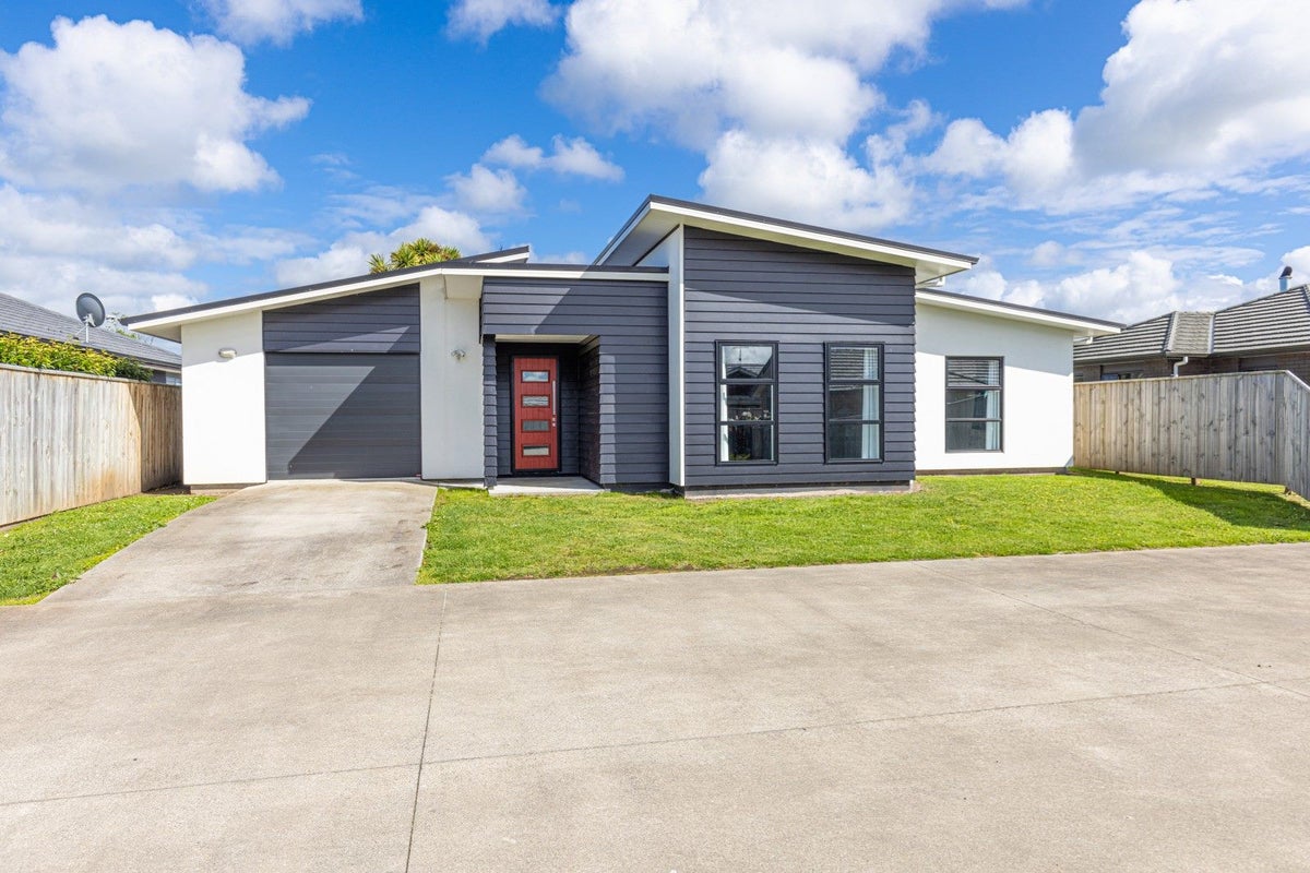 24 Buckingham Place, Springvale, Whanganui - Carousel 1