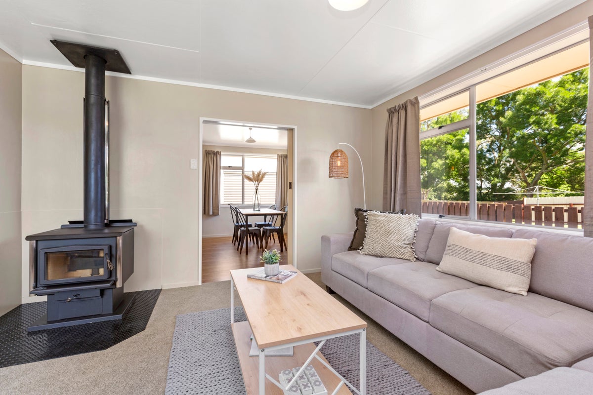 65 Rosser Street, Huntly, Huntly - Carousel 1