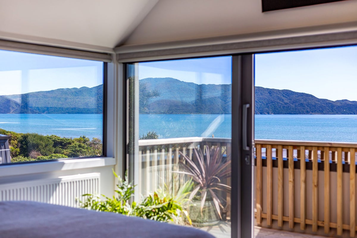 249 Manly Street, Paraparaumu Beach, Paraparaumu - Carousel 1