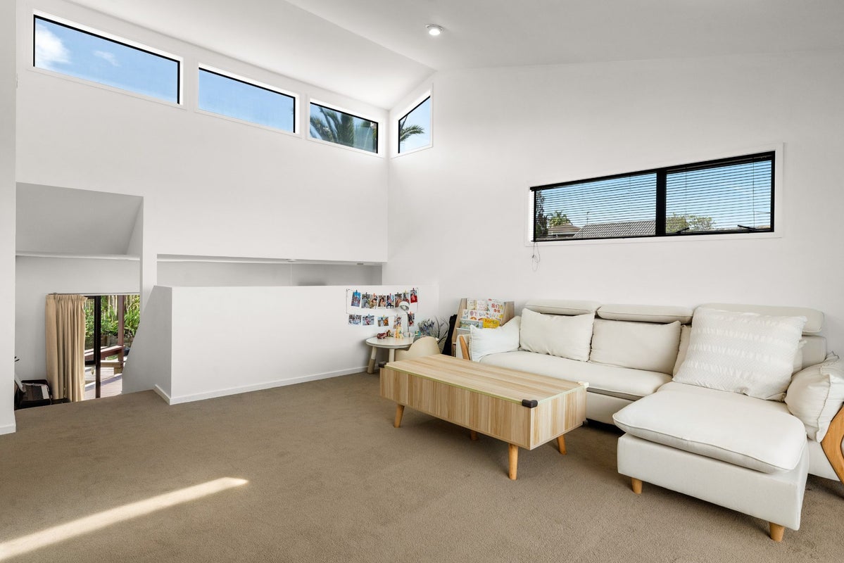 1/109 Sunset Road, Totara Vale, Auckland - Carousel 2