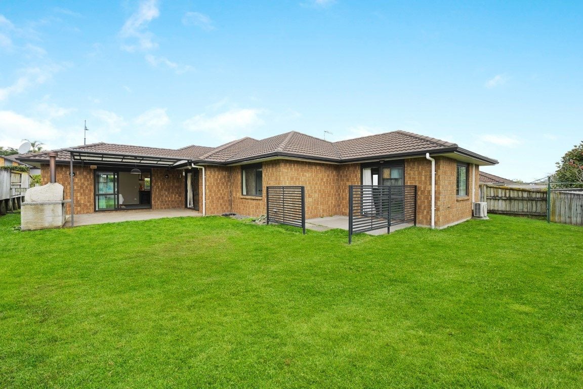 117 Barrington Drive, Huntington, Hamilton - Carousel 2