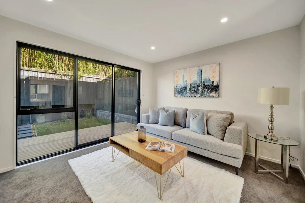 8/106 Triangle Road, Massey, Auckland - Carousel 1