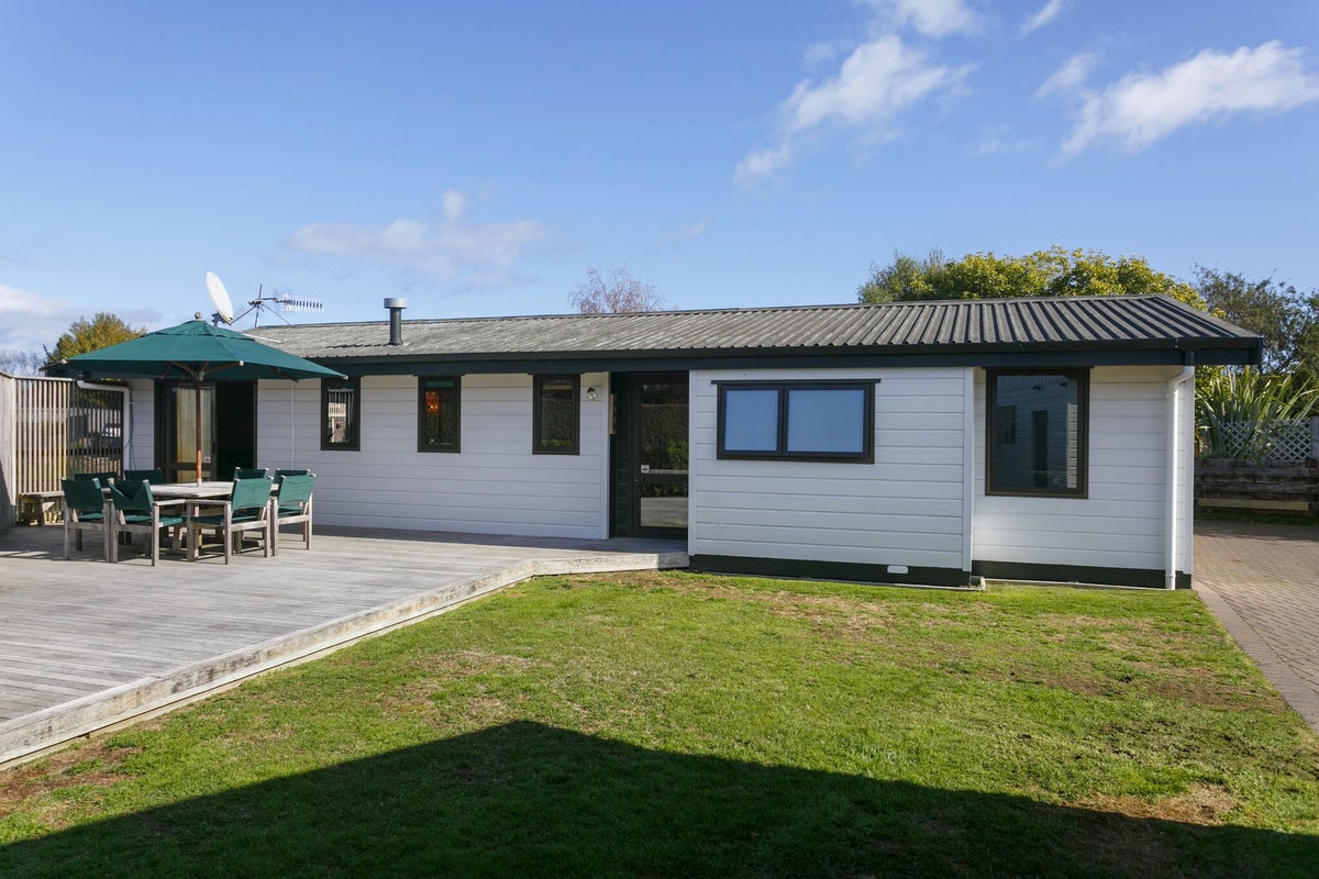 16 Victoria Street, Richmond Heights, Taupo - Carousel 1