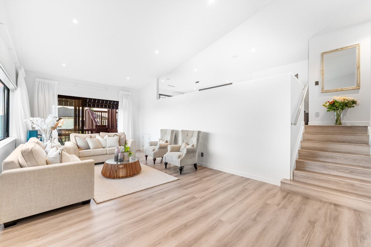8 Mettam Drive, Swanson, Auckland - Carousel 2