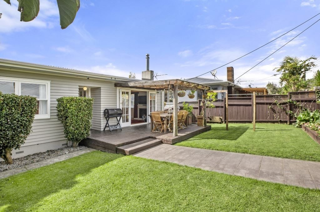 1/49 Aeroview Drive, Beach Haven, Auckland - Carousel 2