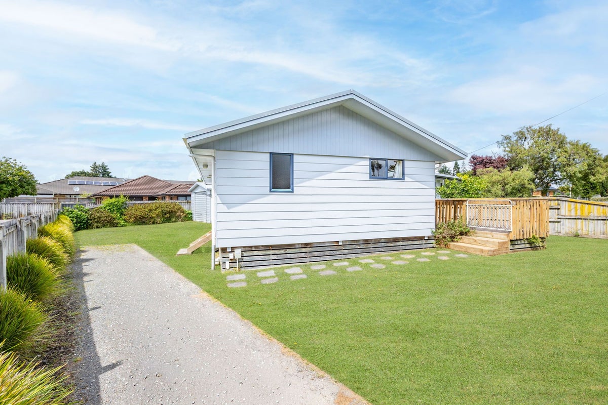 128 Brookfield Street, Hamilton East, Hamilton - Carousel 2
