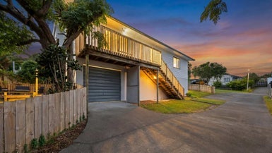 30 Aldern Road, Massey, Auckland - Carousel 1