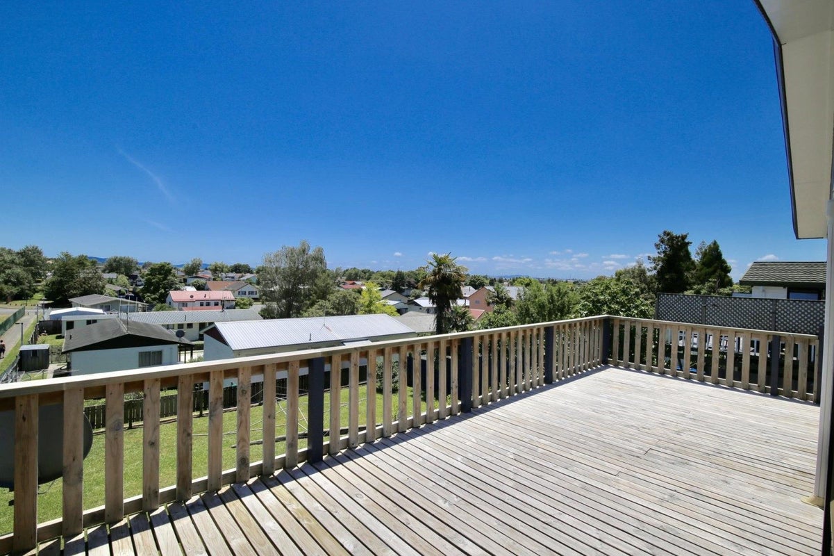156 Grandview Road, Nawton, Hamilton - Carousel 1