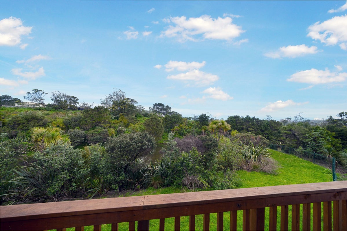 132B Tiriwa Drive, Massey, Auckland - Carousel 1