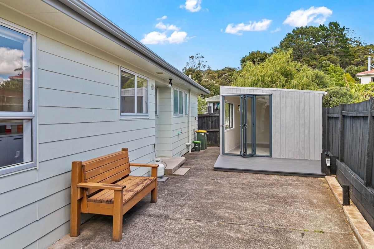 37 Virgo Place, Glen Eden, Auckland - Carousel 2