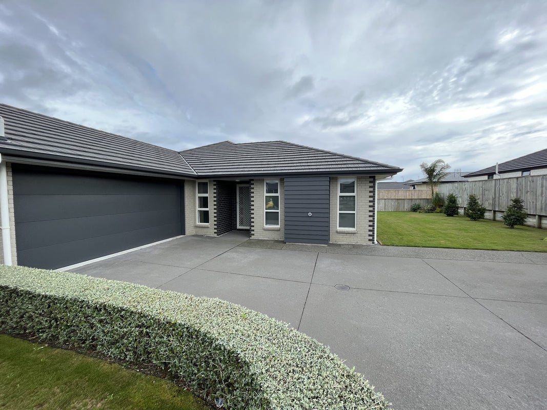 4 Waitaha Place, Bell Block, New Plymouth - Carousel 1