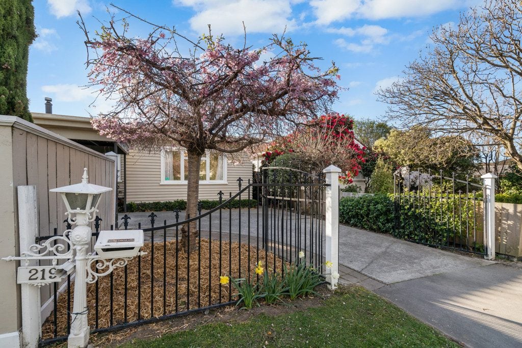 1/2 Barrington Street, Somerfield, Christchurch - Carousel 17