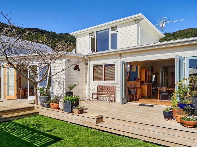 96 Muritai Road, Eastbourne, Lower Hutt - Carousel 1