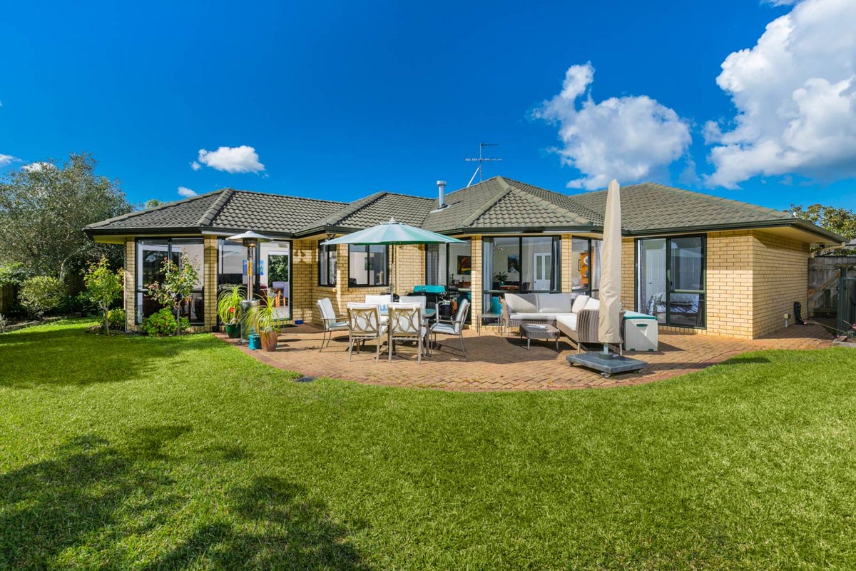 35 Te Wharau Drive, Greenhithe, Auckland - Carousel 17