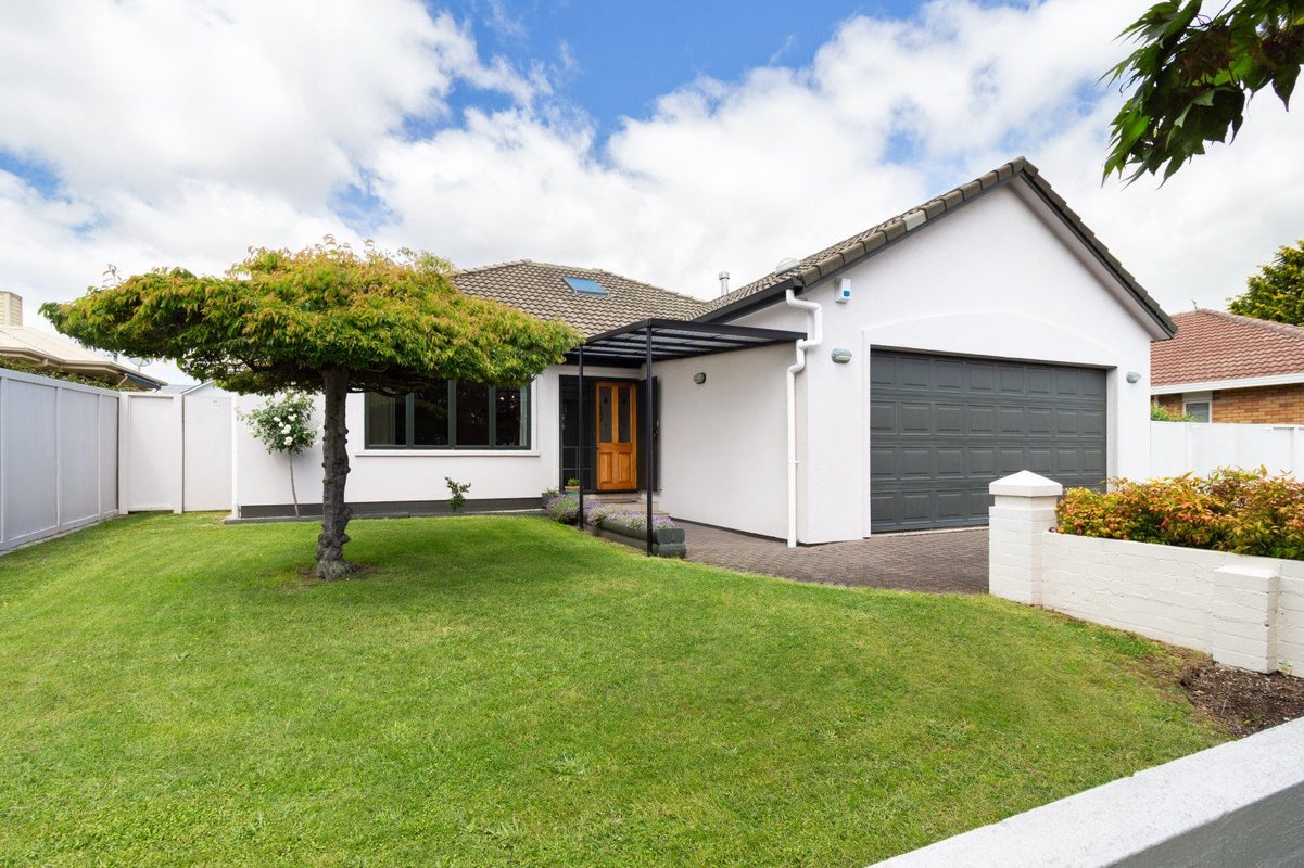 18 Devon Street, Glenholme, Rotorua - Carousel 1