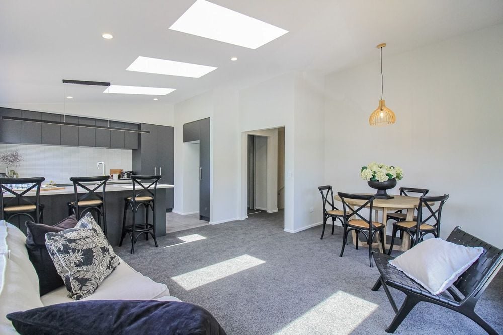 1/7 Grays Road, Plimmerton, Porirua - Carousel 2