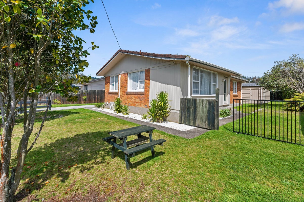 39 McKee Avenue, Fenton Park, Rotorua - Carousel 1