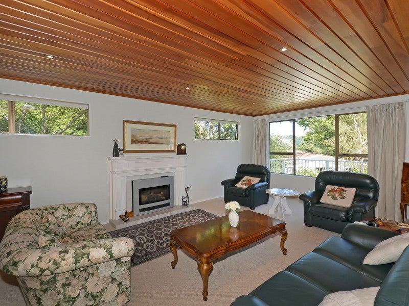 24 Chatsworth Road, Silverstream, Upper Hutt - Carousel 1