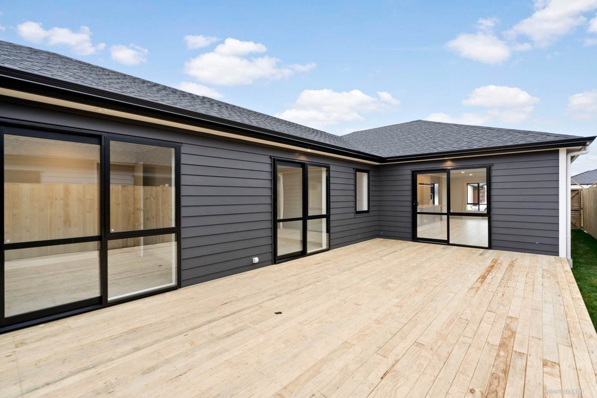 7 Earlywood Road, Ardmore, Auckland - Carousel 2
