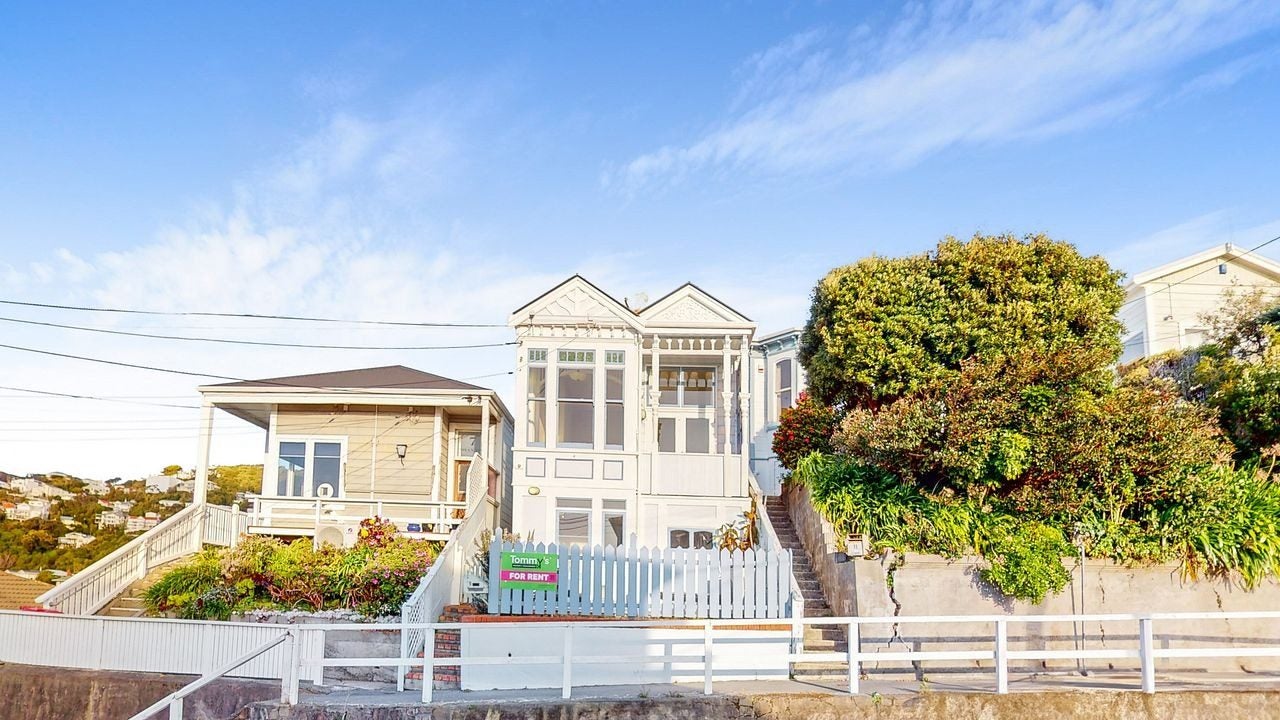 9 Shannon Street, Mount Victoria, Wellington - Carousel 1