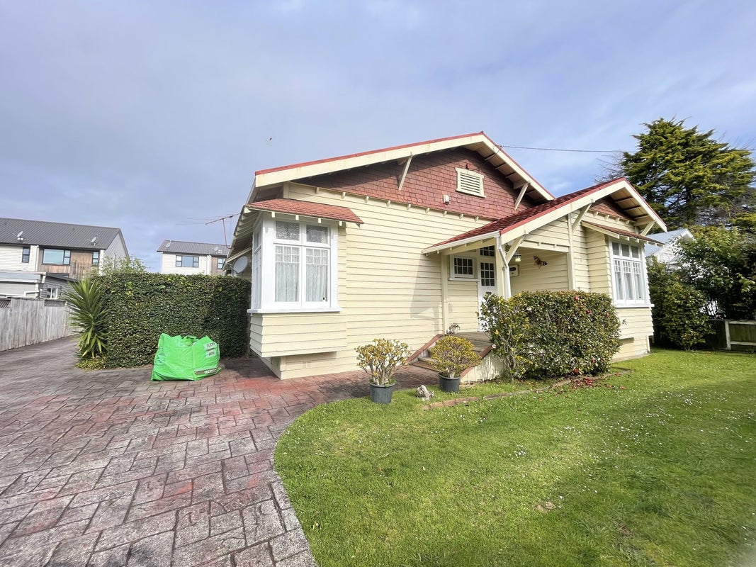 82 Pah Road, Royal Oak, Auckland - Carousel 1