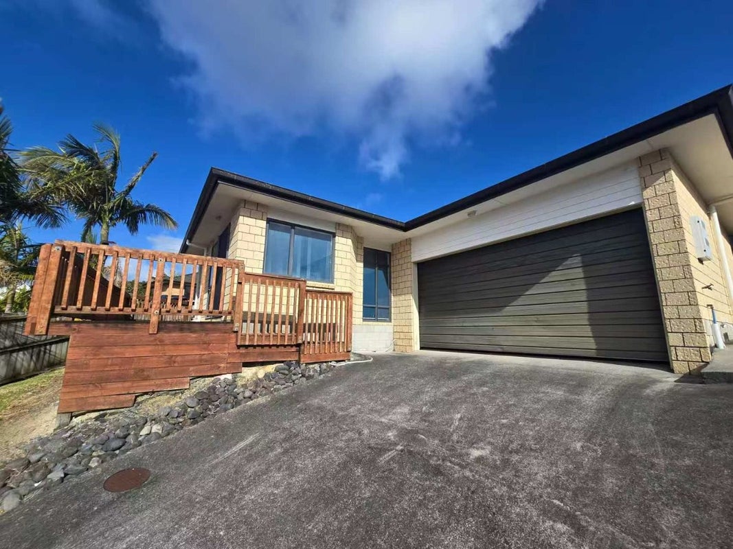 15 Dovey Place, Massey, Auckland - Carousel 13