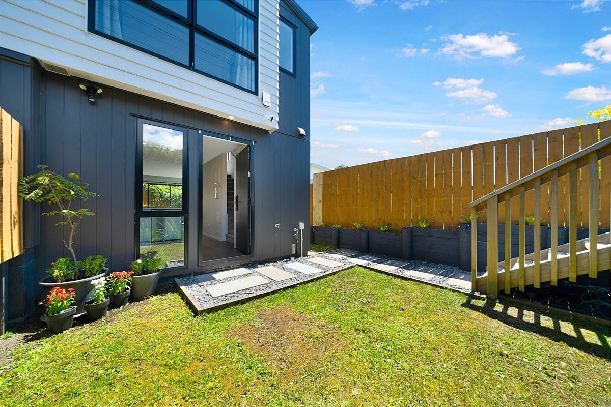 2E Milich Terrace, Te Atatu South, Auckland - Carousel 2