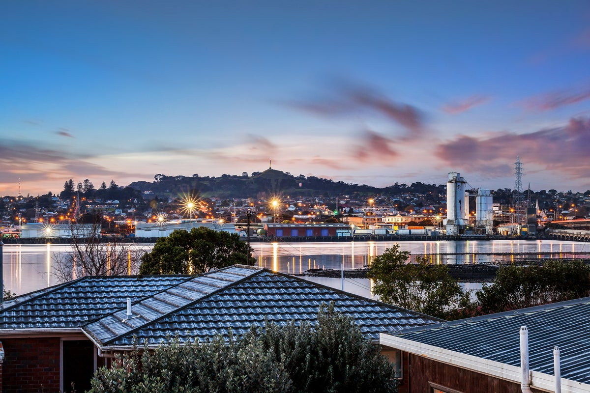 22 Church Road, Mangere Bridge, Auckland - Carousel 1