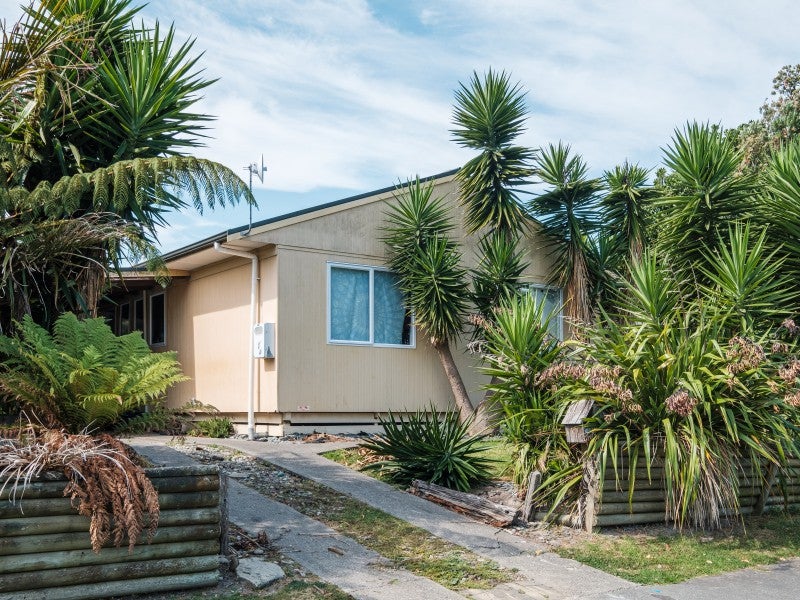 5 Edelsten Place, Tamarau, Gisborne - Carousel 1