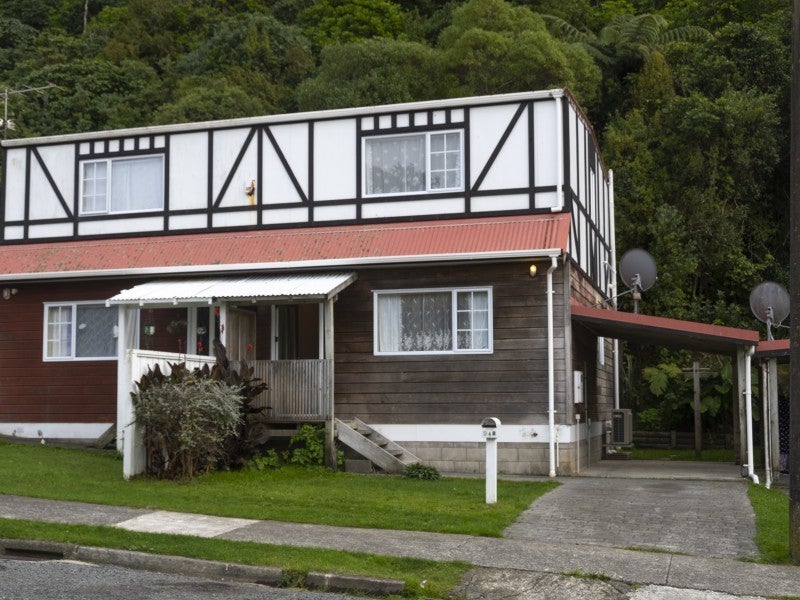 94B Rangituhi Crescent, Takapuwahia, Porirua - Carousel 1