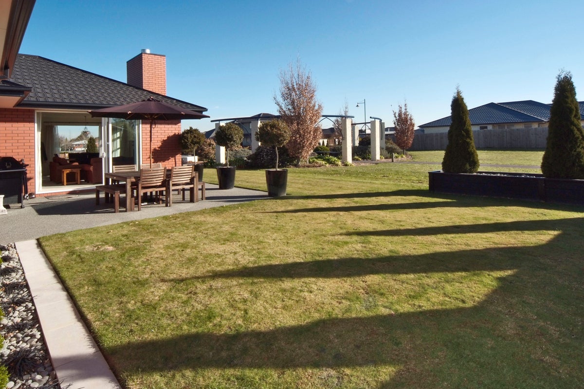 1 Meeking Place, Aidanfield, Christchurch - Carousel 25