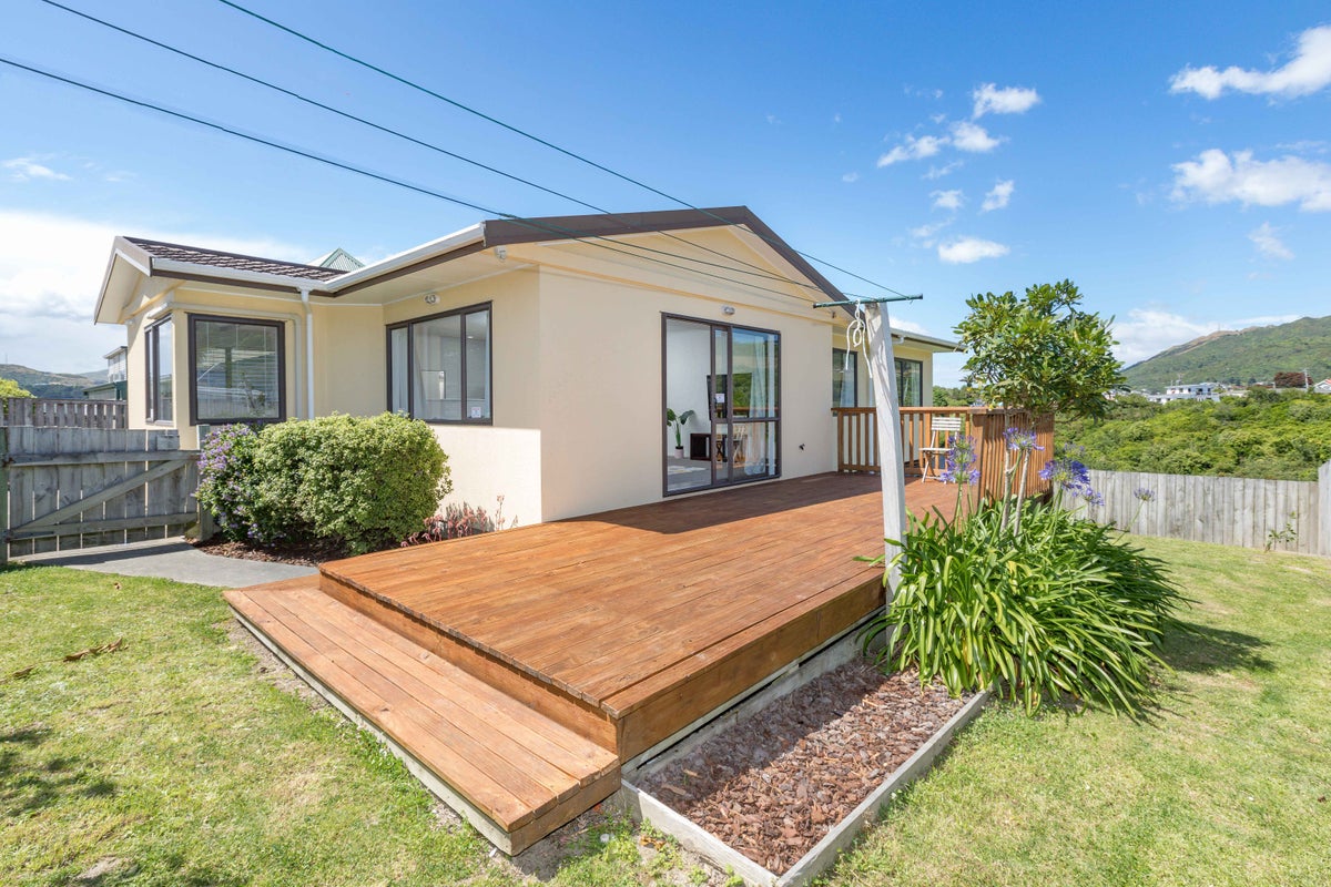 59A Whanga Crescent, Titahi Bay, Porirua - Carousel 1