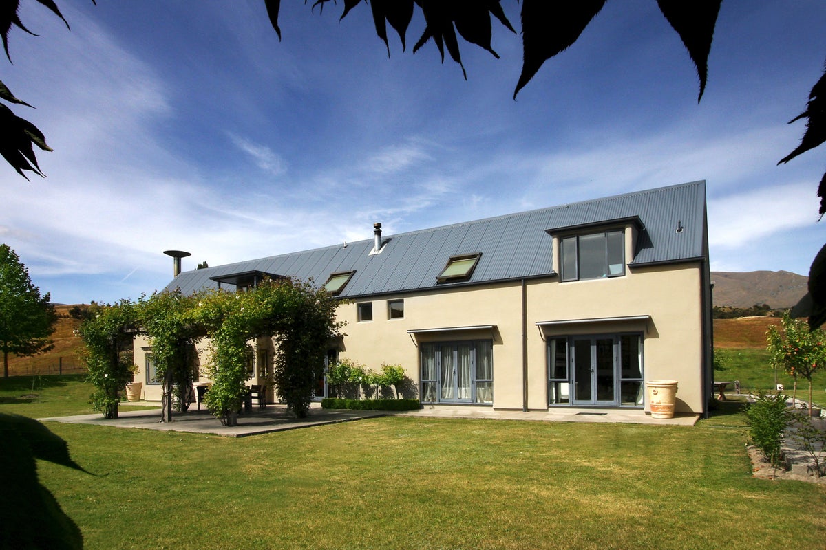 63 Hogans Gully Road, Queenstown - Carousel 21