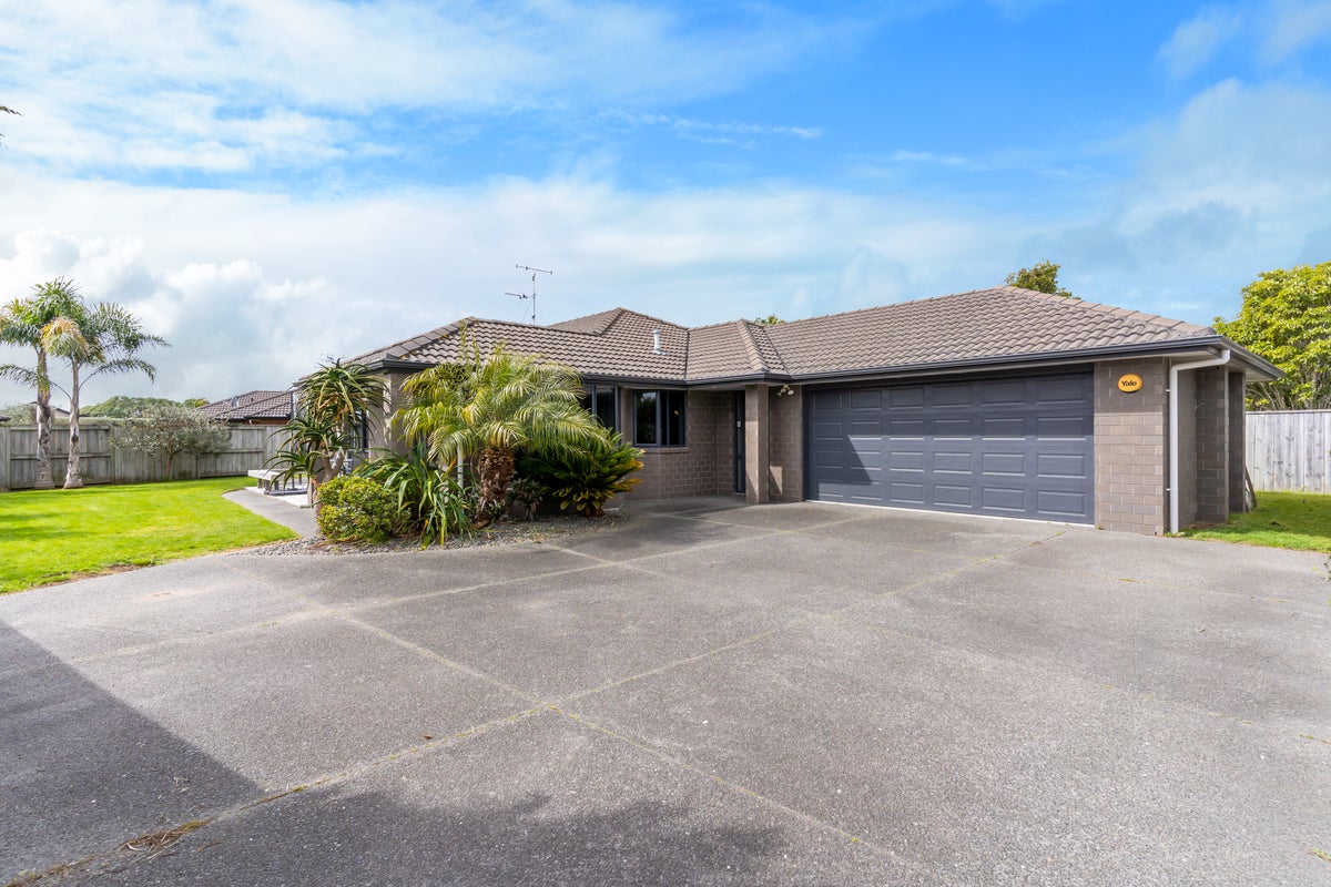 9 Evelyn Place, Papamoa Beach, Papamoa - Carousel 2
