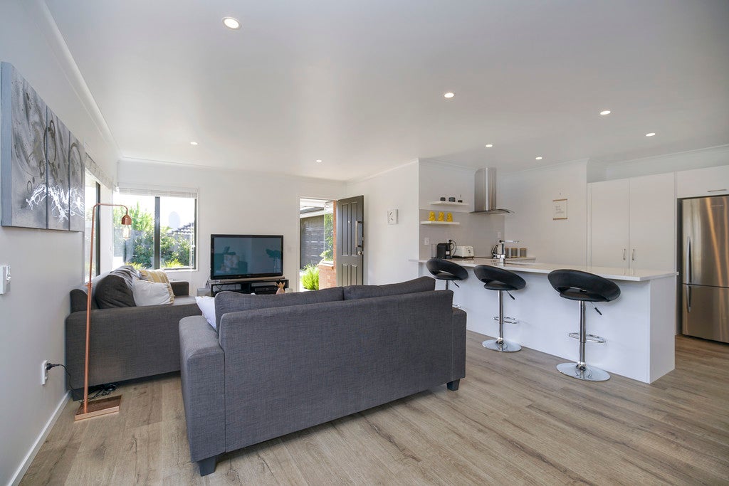 50 Saralee Drive, Manurewa, Auckland - Carousel 2