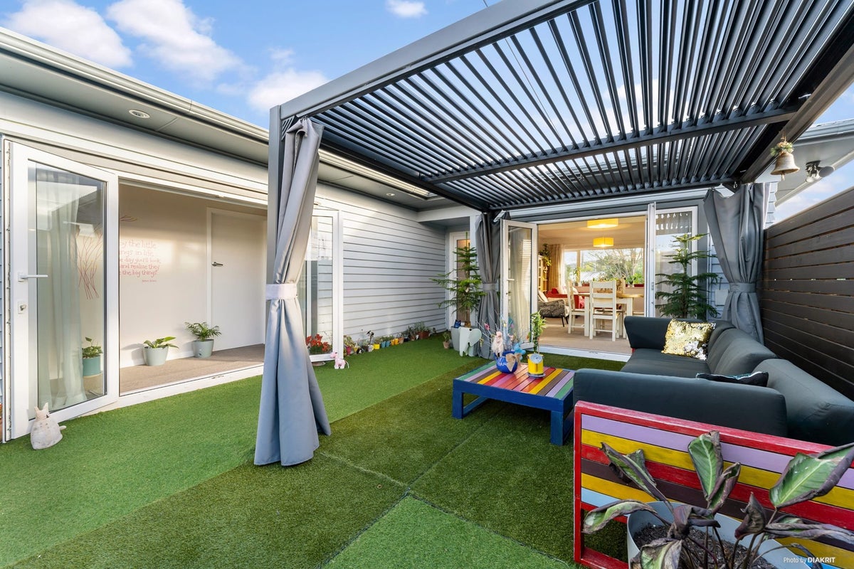 36 Savoy Road, Glen Eden, Auckland - Carousel 2
