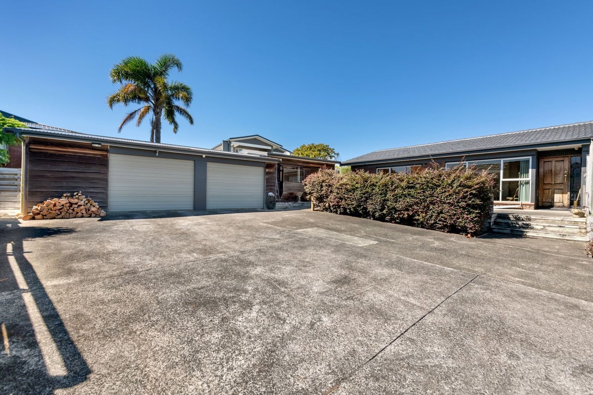 6 Fielding Crescent, Farm Cove, Auckland - Carousel 2