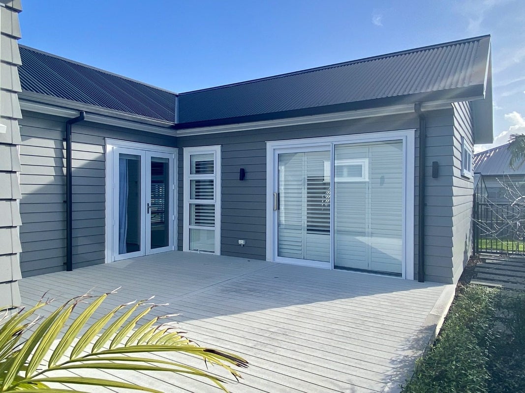 13 Waitemata Drive, One Tree Point, Whangarei - Carousel 1