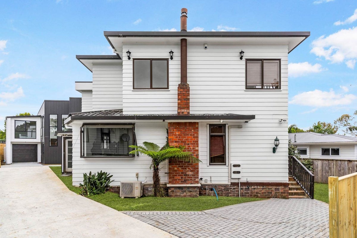24A Duncan Avenue, Te Atatu South, Auckland - Carousel 1