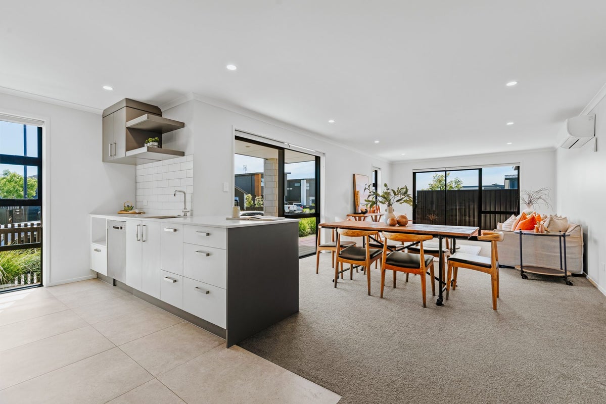 11 Empire Crescent, Papamoa, Papamoa - Carousel 2