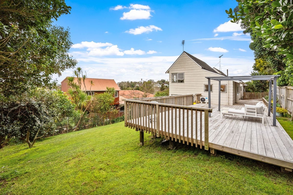 1/20 Waiau Street, Torbay, Auckland - Carousel 1