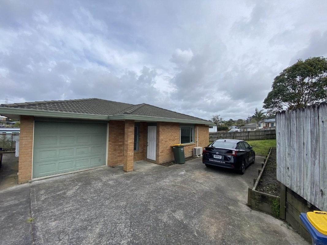 25 Ginders Drive, Massey, Auckland - Carousel 15
