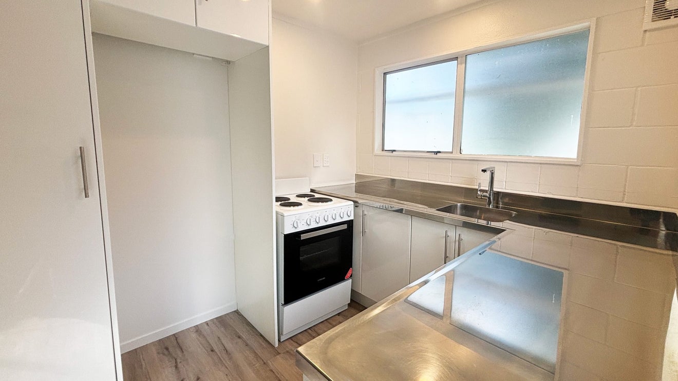 4/24 PARLIAMENT ST, Melling, Lower Hutt - Carousel 2