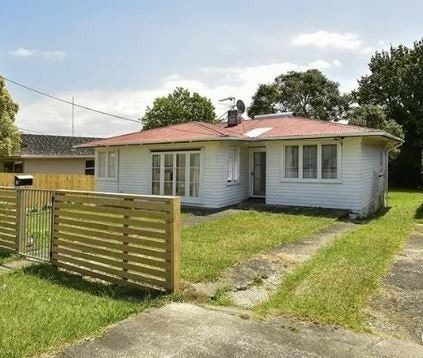 83 Farquhar Road, Glendene, Auckland - Carousel 8
