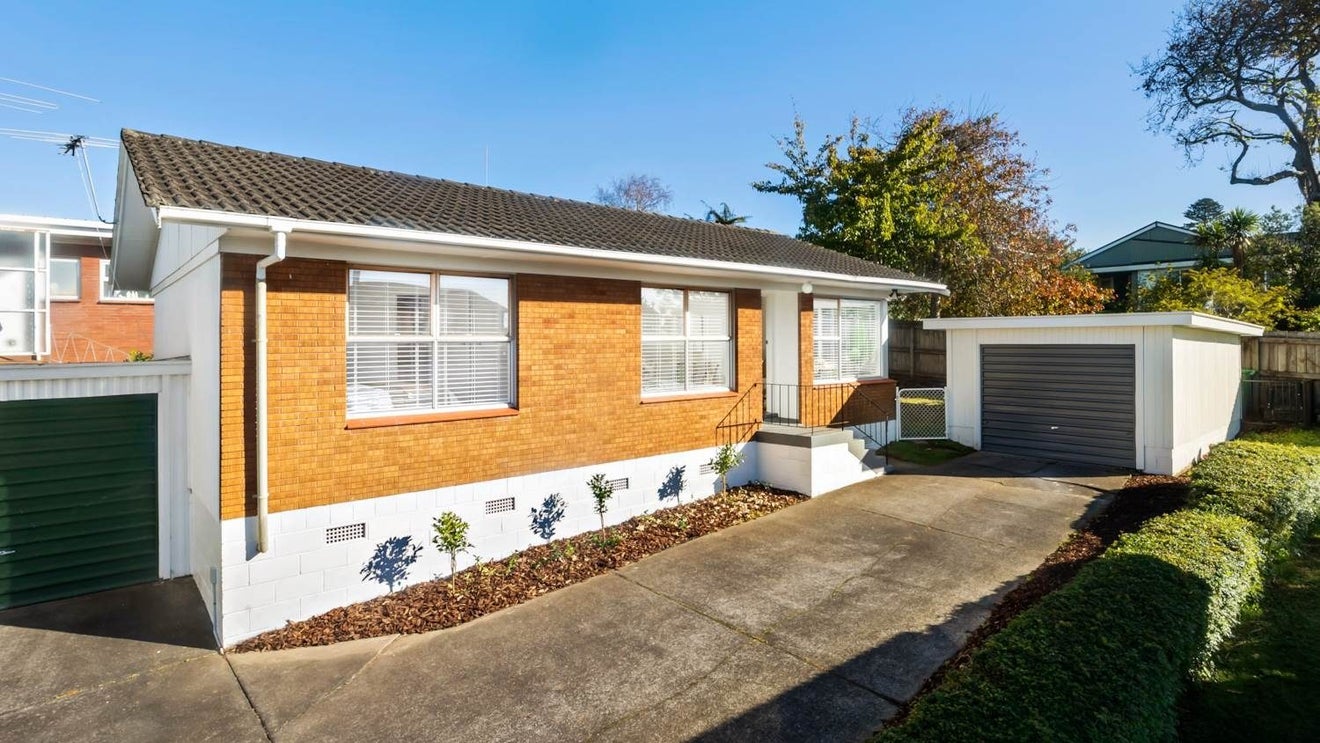 3/17 Owairaka Avenue, Owairaka, Auckland - Carousel 1