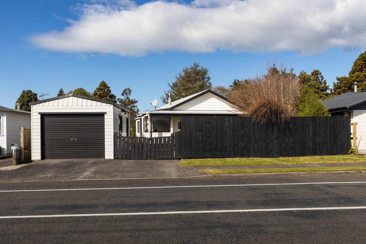 517 Mangorei Road, Highlands Park, New Plymouth - Carousel 24