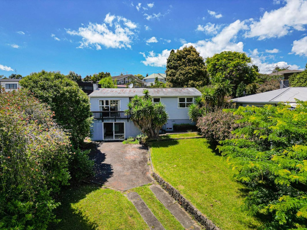 11 Tilden Avenue, Hillcrest, Auckland - Carousel 2